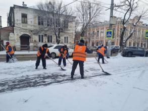 Около 350 человек вышли на уборку снега в Астрахани