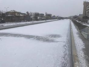 Сотрудники аварийно-спасательного центра Астрахани продолжают ежедневные замеры льда