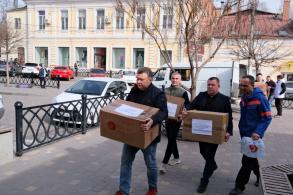 Администрация Астрахани собрала  гуманитарный груз для эвакуированных жителей Белгородской области