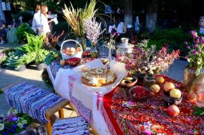 В Астрахани стартовал фестиваль цветов