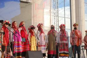 Свыше пяти тысяч астраханцев отметили День города на центральной набережной