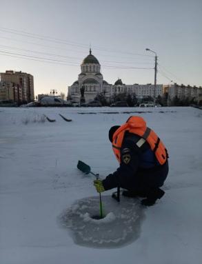 Массовый выход на лед на городских каналах запрещен  