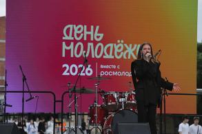 Тысячи людей отметили День молодежи на центральной набережной Астрахани