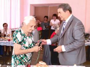 Торжественное вручение медалей «Почетный ветеран».