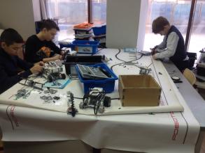 Комиссией по делам несовершеннолетних и защите их прав была проведена экскурсия с несовершеннолетними детьми с девиантным поведением и детьми из семей, находящихся в трудной жизненной ситуации, на базе регионального школьного технопарка АГАСУ.