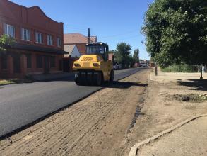 На ул. Соликамской укладывают асфальт