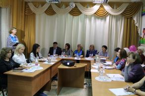 Заседание круглого стола "Психолого-педагогическая работа с проблемными и неблагополучными семьями".