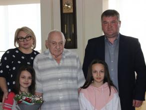 ВРУЧЕНИЕ МЕДАЛИ НА ДОМУ