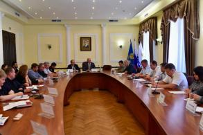 В Астрахани провели ямочный ремонт более чем по 40 адресам