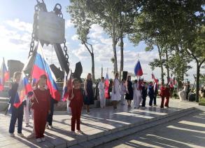 В парках и скверах, благоустроенных по федеральному проекту «Формирование комфортной городской среды», состоялись праздничные мероприятия