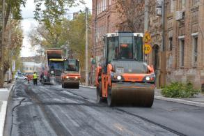 В Астрахани ремонтируют улицу Красного Знамени