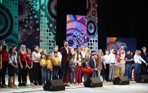 Лига КВН «Астрахань. Школьная» помогает детям