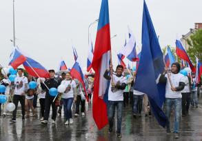 Россия отмечает праздник весны и труда