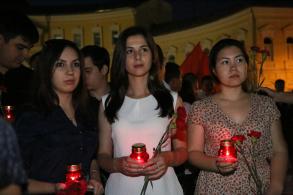 Астраханцы зажгли Свечу памяти