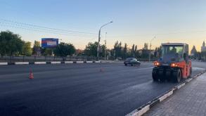 Власти Астрахани приводят в порядок покрытие на городских мостах