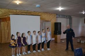 Астраханские солдаты получили письма от школьников