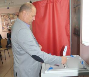 Первые лица области и города приняли участие в выборах