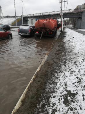 Коммунальные службы работают в круглосуточном режиме