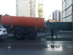 Астраханские коммунальщики вышли на откачку дождевых вод