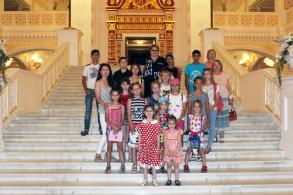 Несовершеннолетние, состоящие на учете в комиссии по делам несовершеннолетних и защите их прав при администрации Ленинского района, посетили Астраханский театр оперы и балета