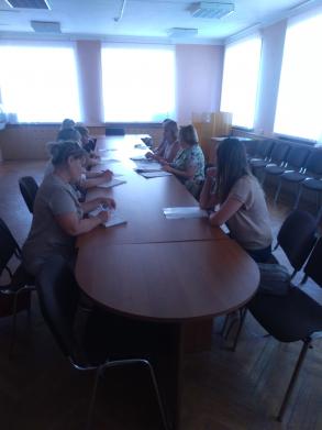 Встреча по вопросу выплаты заработной платы ниже МРОТ