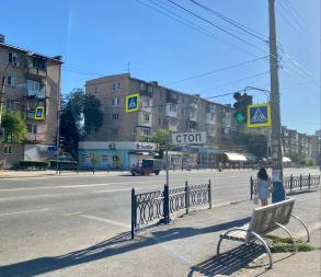 На улице Софьи Перовской ликвидируют пешеходный переход