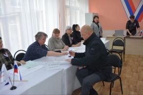 Глава Астрахани Олег Полумордвинов проголосовал на выборах Президента России