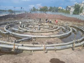 В Астрахани моют фонтаны