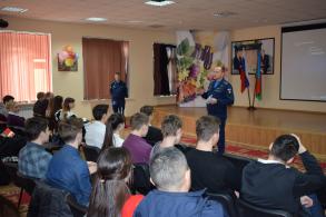 Городские власти помогают школьникам определиться с выбором профессии