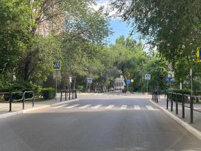 За выходные на нескольких улицах города обновили разметку на «зебрах»