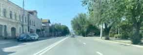 В Астрахани обновляют дорожную разметку