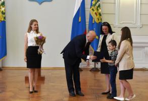 В День защиты детей еще 13 многодетных семей стали обладателями земельных участков