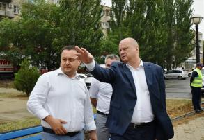 В АЦКК благоустраивают Сквер Строителей