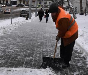 Коммунальные службы устраняют последствия непогоды