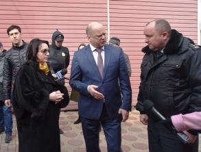 В Астрахани сносят незаконные автомойку и кафе