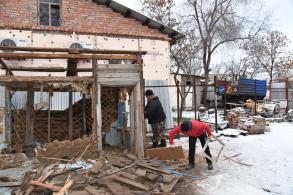 В Астрахани снесли очередное незаконное строение