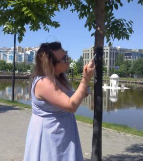 Пострадавшие деревья на Лебедином озере реабилитируют