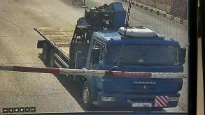 Администрация Астрахани напоминает: проезд большегрузов по Старому мосту запрещен