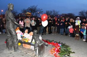 Олег Полумордвинов возложил цветы в память о погибших в Кемерово