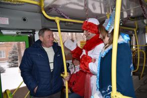 «Новогодний троллейбус» прошёл по улицам Астрахани
