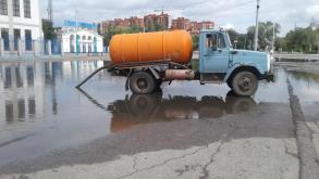 Коммунальщики устраняют последствия дождя