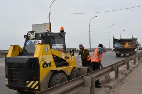 В Астрахани наводят порядок на Новом мосту