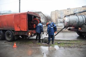 Астрводоканал проводит очистку стоковых сетей города