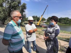 На пешеходной переправе через Серебряную Воложку начались работы