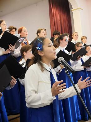 Воспитанники астраханской школы искусств приняли участие в проекте «С хором в унисон»