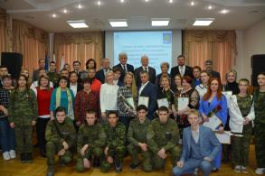 Олег Полумордвинов наградил астраханских поисковиков