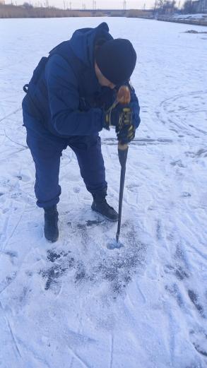 Спасатели продолжают ежедневный мониторинг толщины льда