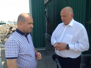 Радик Харисов провел совещание на крыше девятиэтажки