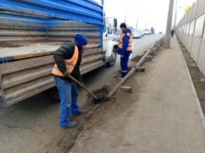 54 тонны смета вывезено с городских мостов в Астрахани в текущем году