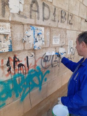 В Астрахани закрашено более 1800 надписей с рекламой наркотических средств